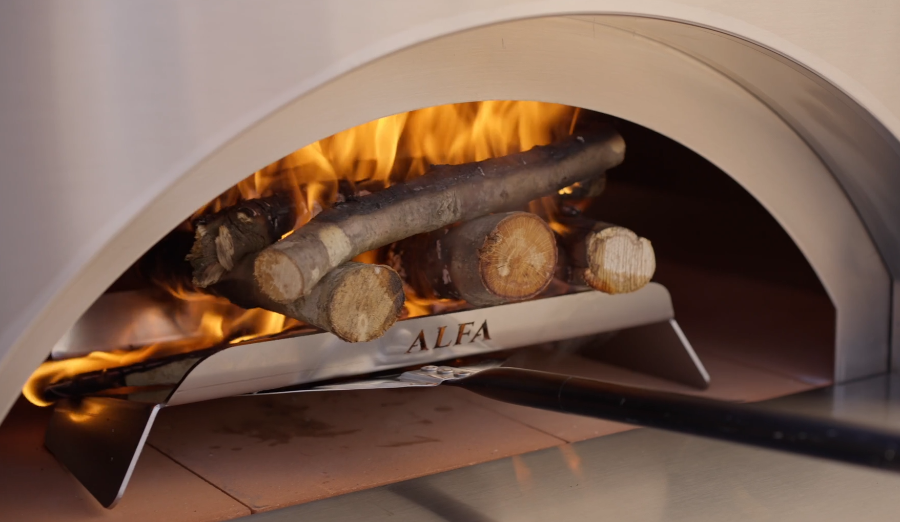 Accensione e preparazione del forno a legna ALFA | Alfa Forni
