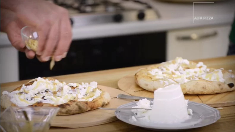 Ricotta, honey and pine nuts pizza video recipe