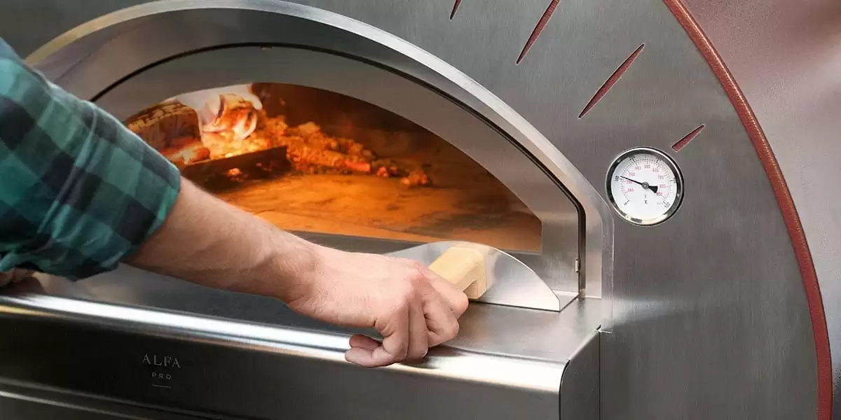 how-to-choose-a-professional-pizza-oven Horno de leña: ¿cómo funciona y cómo utilizarlo?