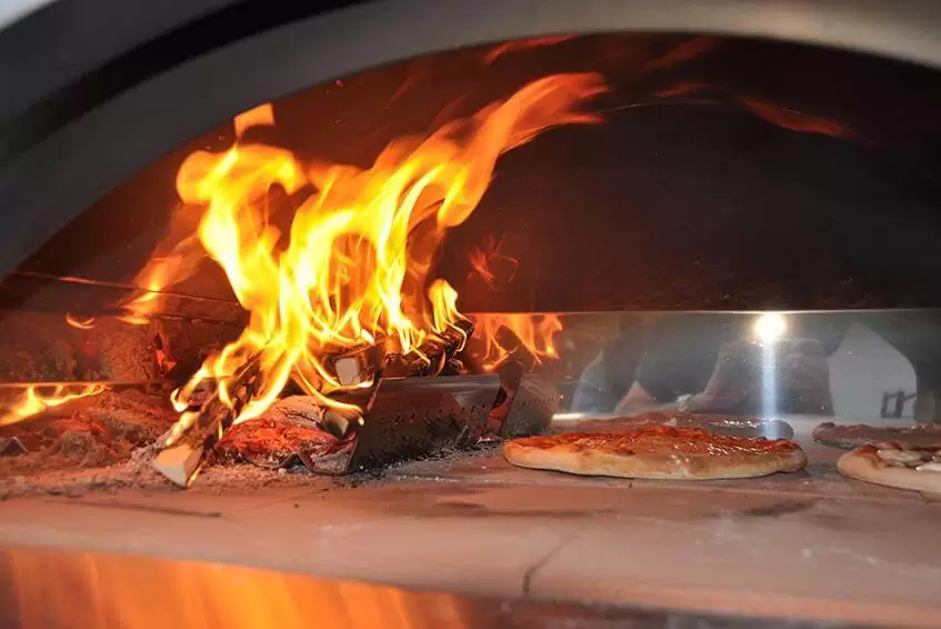 Video Tutorial für die Pizzazubereitung im heimischen Holzofen