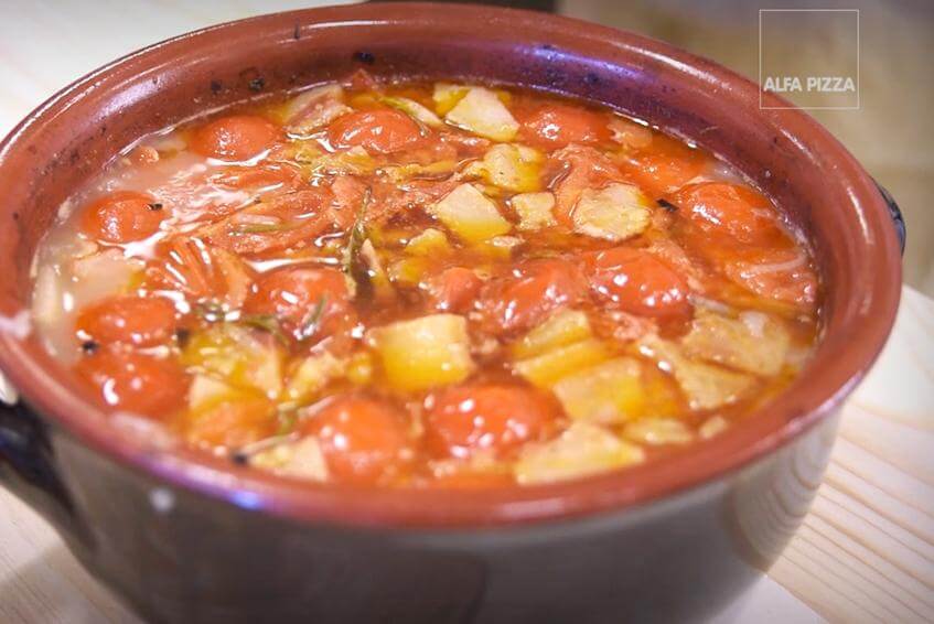 Beans in an earthenware casserole