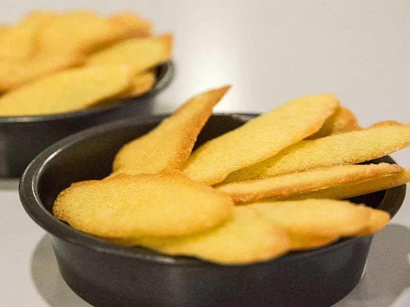 Cat’s tongue biscuits