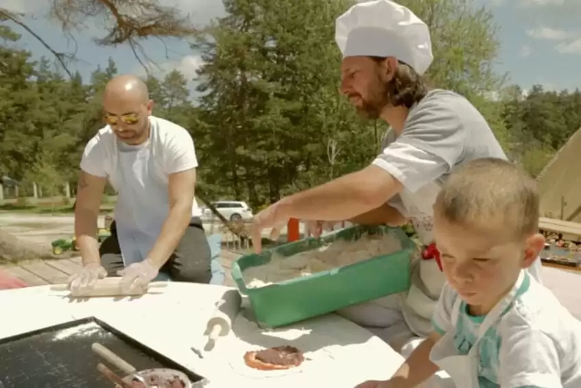 Ruslan Radukov is a bulgarian chef who loves organic cuisine and nature.