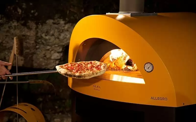 Quanto tempo deve cuocere una pizza nel forno a legna? | Alfa Forni