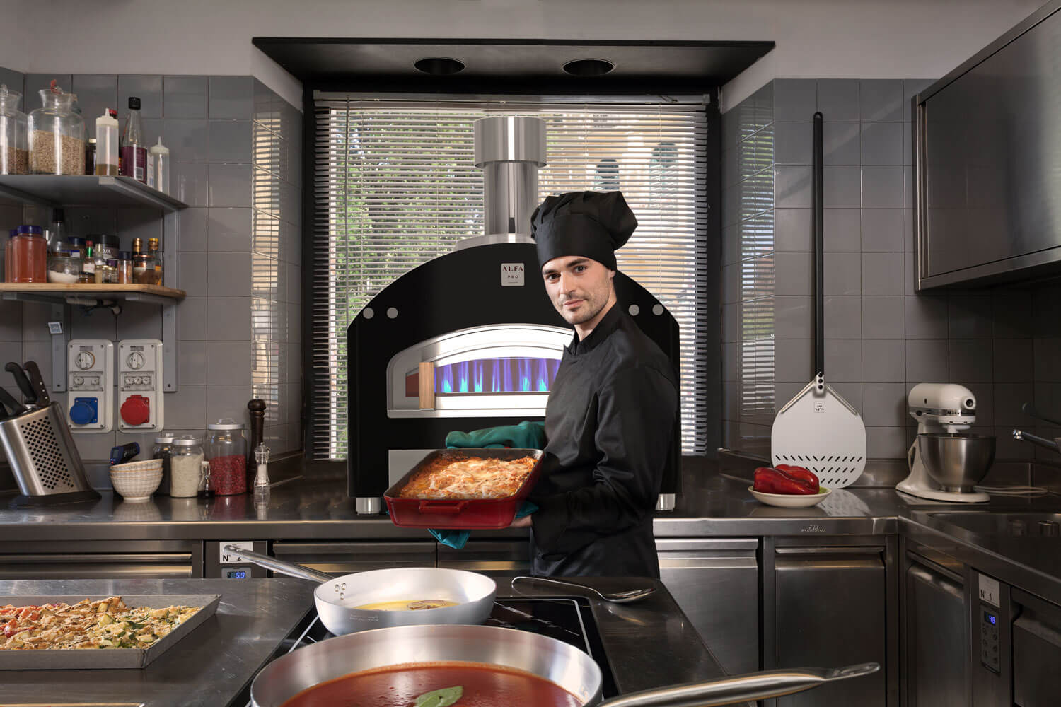 Get more space in your restaurant with small pizza ovens or built-in ovens.
