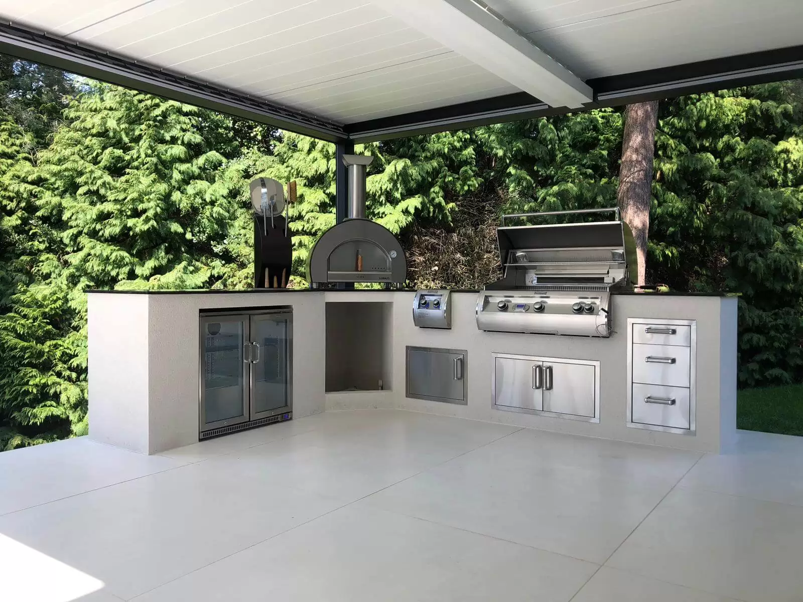 Una cocina exterior modular: ¿qué no puede faltar?