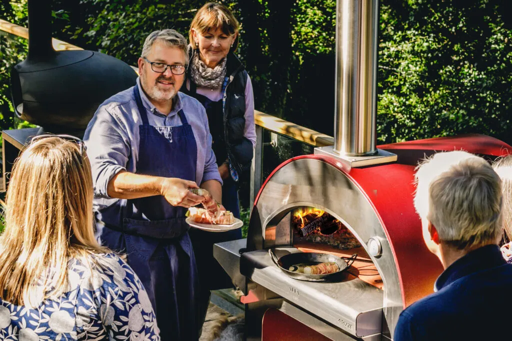 8 Tips for Hosting A Backyard Pizza Party