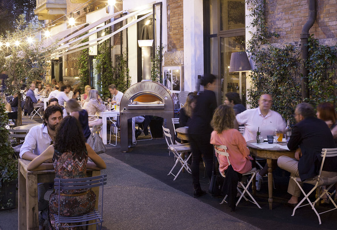 Verano 2020: el horno recobra vida en las playas y en las terrazas de los restaurantes. | Alfa Forni