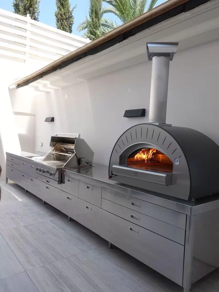 Una cocina exterior modular: ¿qué no puede faltar?