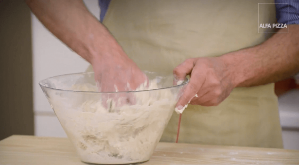 Hoe eenvoudig deeg kneden zonder een mixer? | Alfa Forni