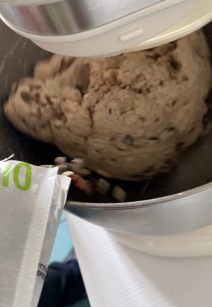 Pan integral con semillas casero cocido en el horno de gaz One