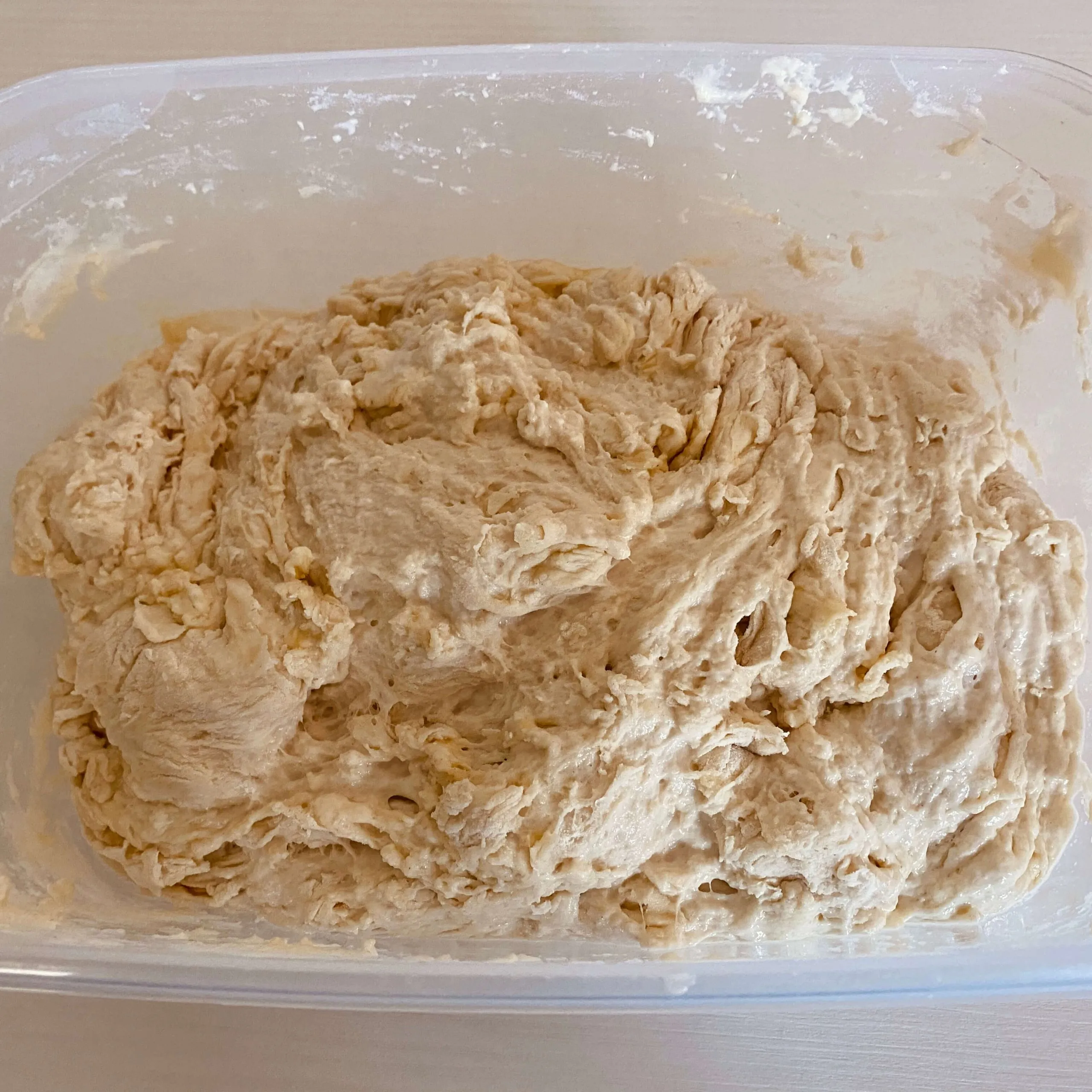 Teig ohne Maschine leicht herstellen