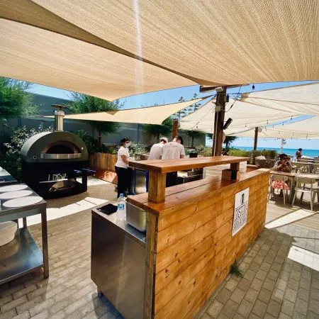 Verano 2020: el horno recobra vida en las playas y en las terrazas de los restaurantes.