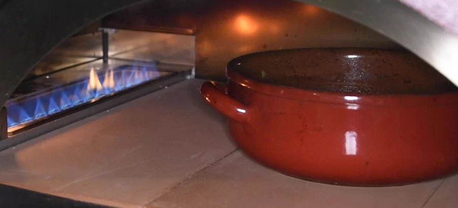 cotechino-e-lenticchie-nel-coccio Horno híbrido: cómo cocinar con leña o gas