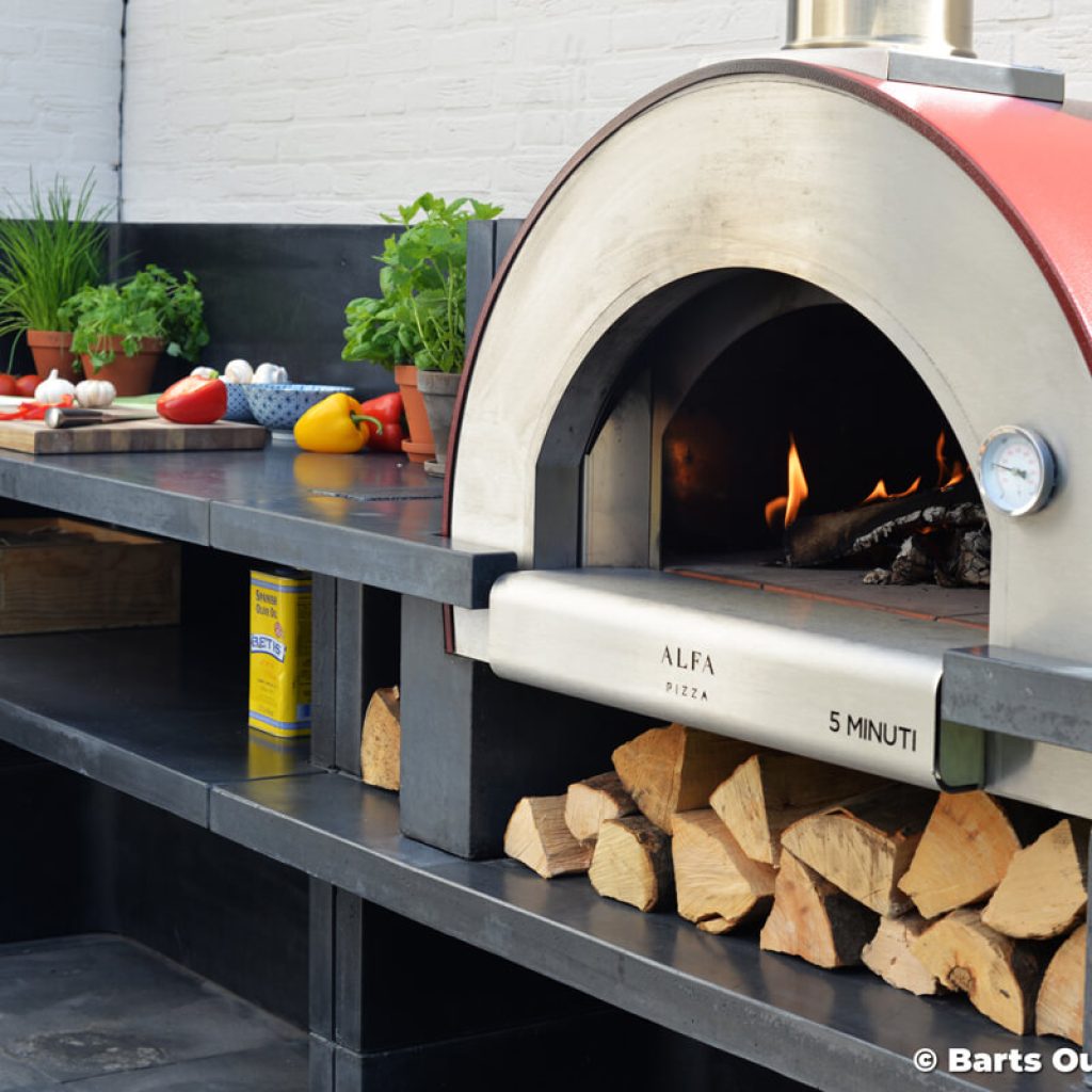 Guide to choosing the best fuel for an outdoor oven | Alfa Forni