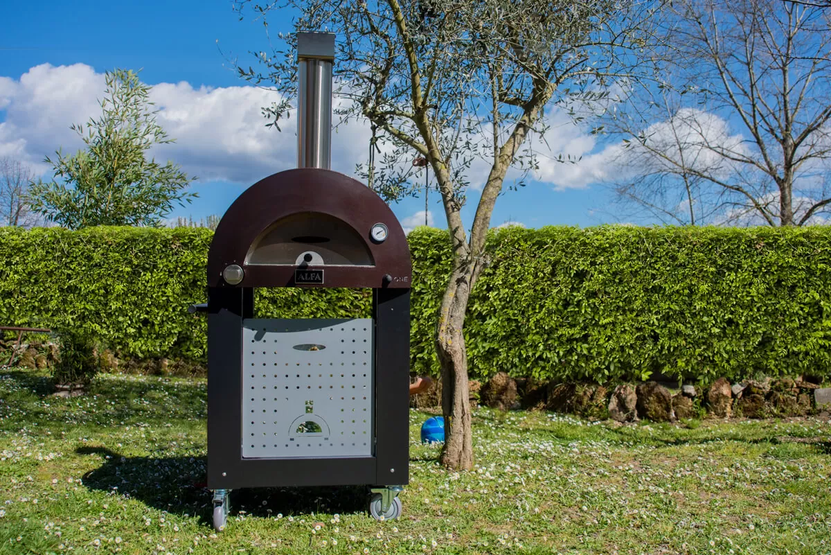 Hornos de leña exteriores con ruedas: estos son los productos de Alfa Forni
