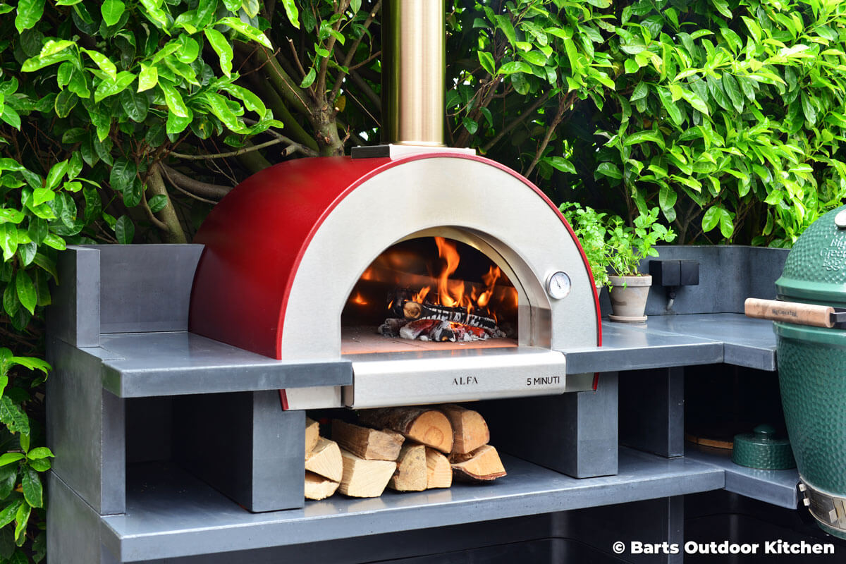 how-to-design-a-functional-outdoor-kitchen 4 Tipps für die Gestaltung der perfekten Outdoor-Küche