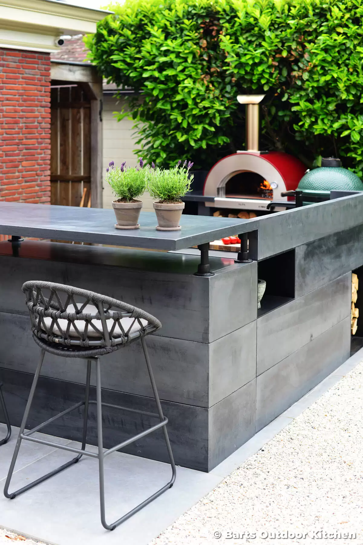 italian-outdoor-pizza-oven 4 consigli per progettare la perfetta cucina da esterno