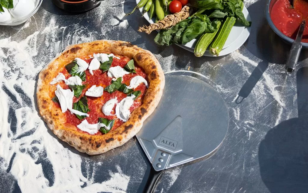 Los accesorios para hacer pizza en casa: los que no pueden faltar | Alfa Forni