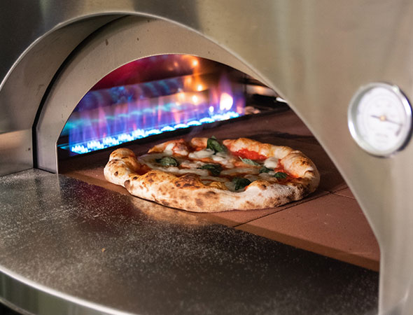 Gas pizza ovens for household use