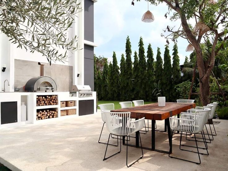 Outdoor kitchen design: integrating an oven into outdoor kitchen projects